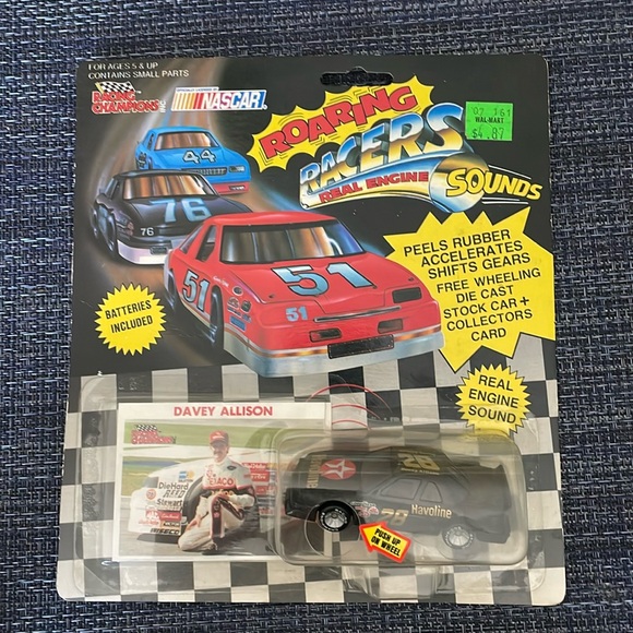 Davey Allison model car and trading card - Picture 1 of 4